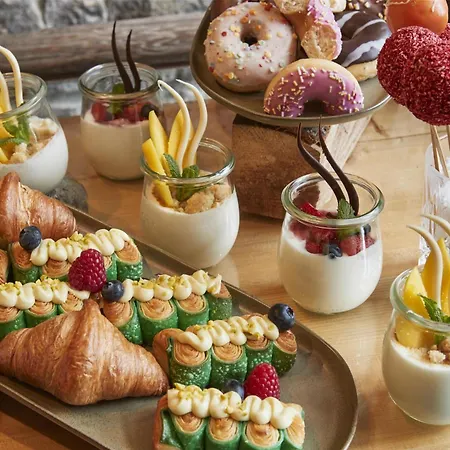 Курортный комплекс Kempinski 5*